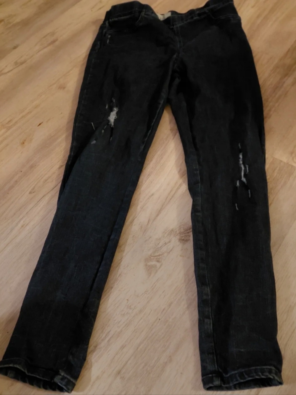 #100 distress jeans legging style size large